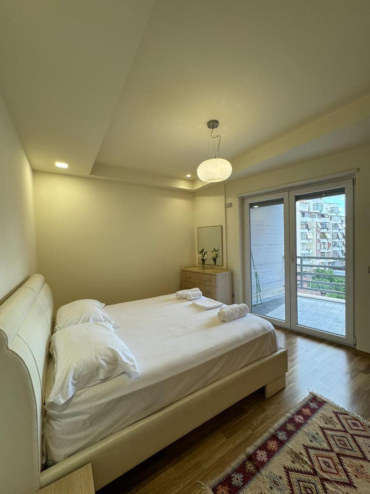 Diem Apartment Near Pazari I Ri Tirana Eksteriør billede