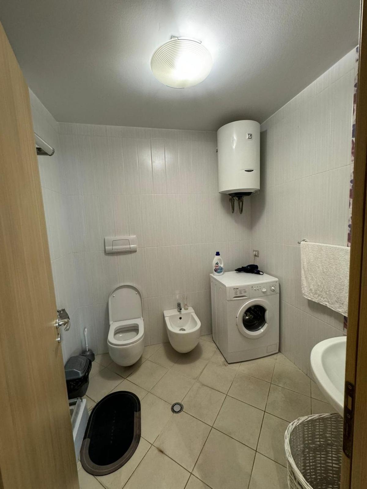 Diem Apartment Near Pazari I Ri Tirana Eksteriør billede