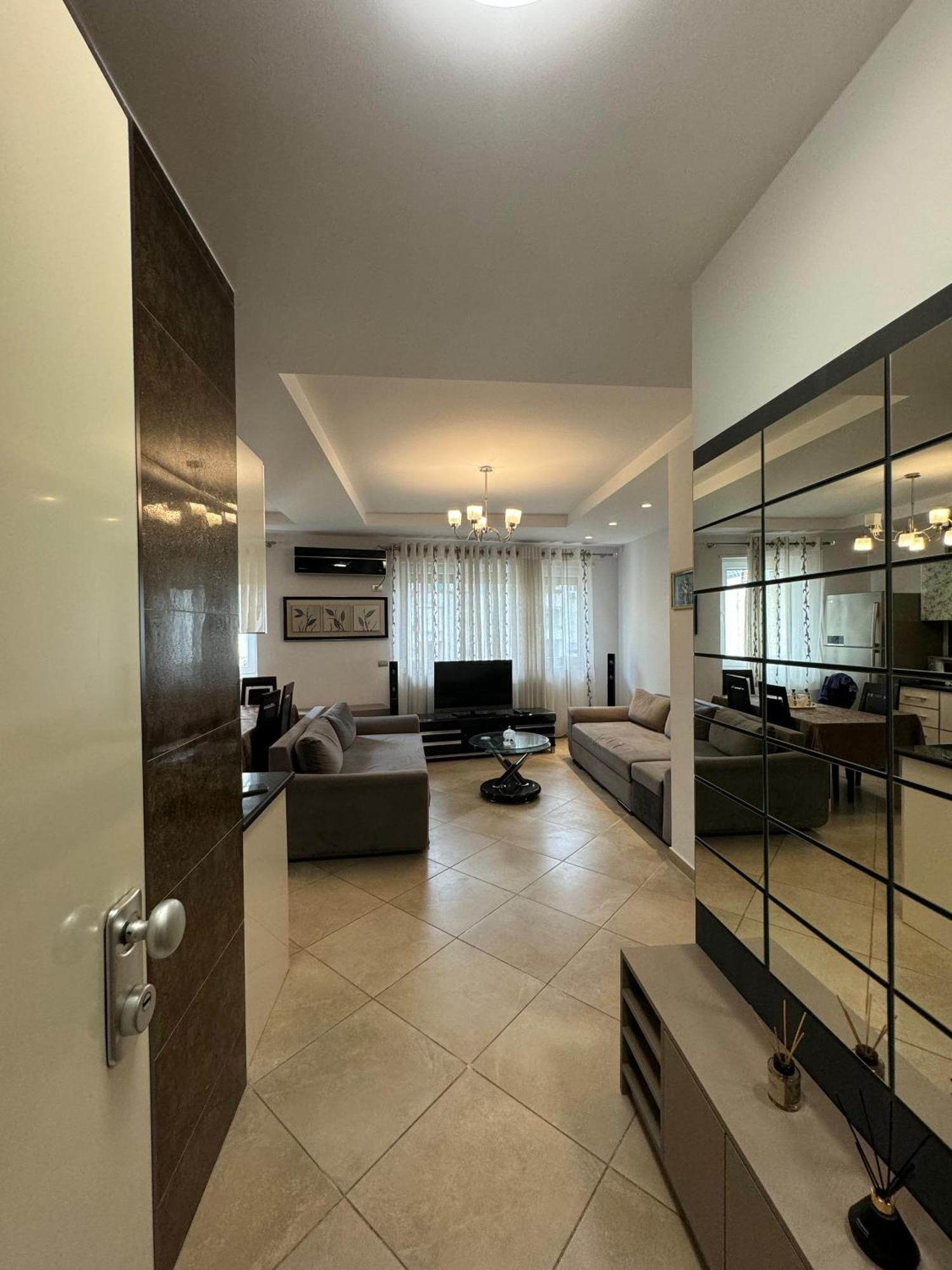 Diem Apartment Near Pazari I Ri Tirana Eksteriør billede